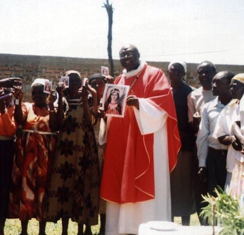 sacerdote_kenya